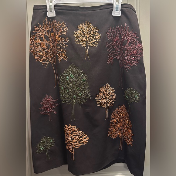 Grace Elements Size 4 Embellished Tree Skirt EUC - Picture 1 of 6